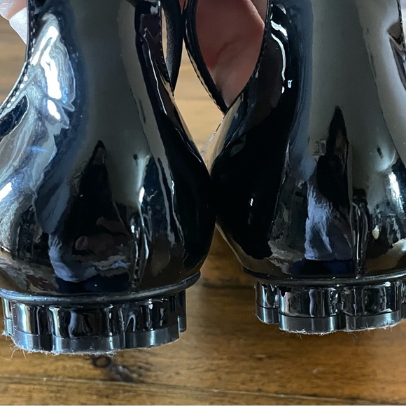 Salvatore Ferragamo black patent leather ballet flats. Size 7 - Picture 8 of 13